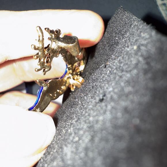 NWT Cute Blue And Goldtone Reindeer Pin Brooch With Faux Pearl Accent - Picture 3 of 3